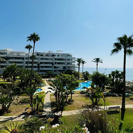 Apartment 2 Dorm 2 Banos En Primera Linea En Playa Esmeralda Marbella