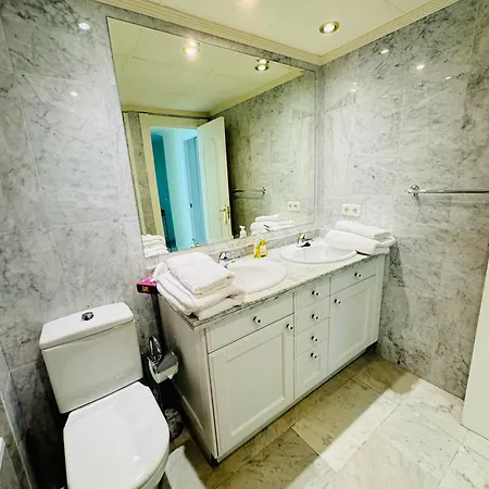 2 Dorm 2 Banos En Primera Linea En Playa Esmeralda Apartamento Marbella