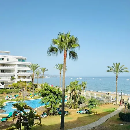 2 Dorm 2 Banos En Primera Linea En Playa Esmeralda Марбелья
