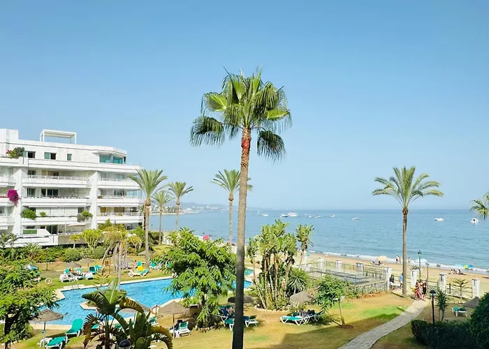 2 Dorm 2 Banos En Primera Linea En Playa Esmeralda Marbella