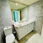 2 Dorm 2 Banos En Primera Linea En Playa Esmeralda Apartman Marbella