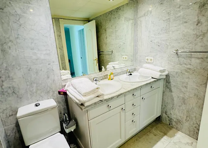 2 Dorm 2 Banos En Primera Linea En Playa Esmeralda Apartment Marbella